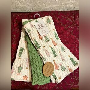 Holiday Kitchen towels set/3 by Sleigh Hill
Waffle vintage design solid& print